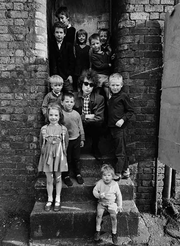 Bob Dylan in Doorway, Liverpool, 1966