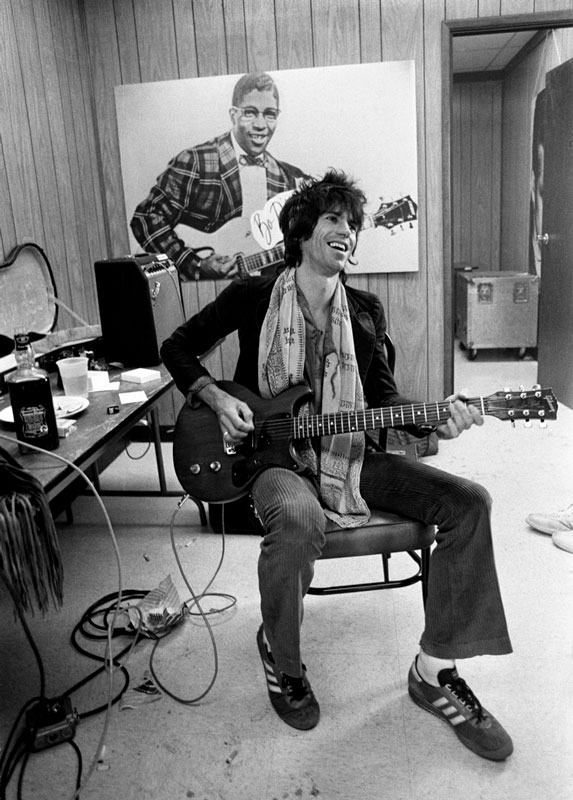 Keith Richards Tuning Guitar Backstage, 1978