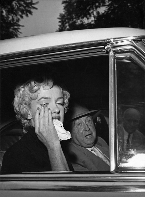 Marilyn Monroe in Tears With Jerry Geisler, 1954