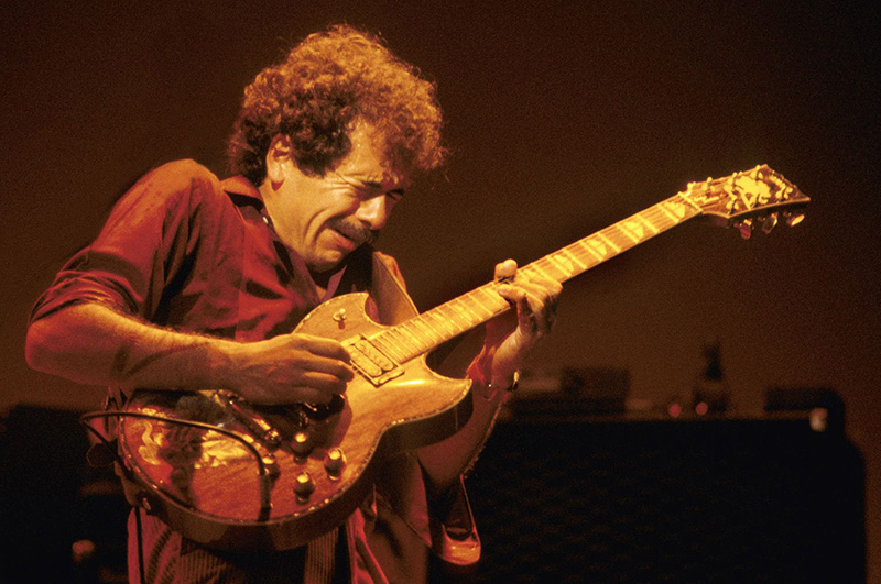 Carlos Santana Onstage, 1977