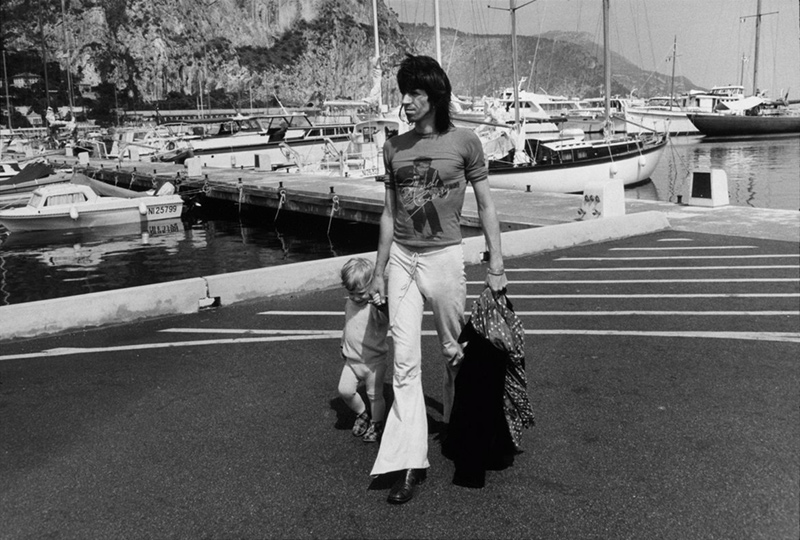 Keith Richards & Marlon Richards, Port de Beaulieu, France, 1971