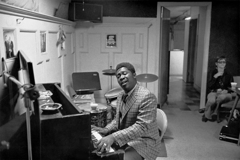 BB King, The Thrill is Gone Recording Session - Singing at the Piano, at The Hit Factory, NY, June, 