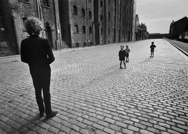 Bob Dylan - "Kids on Street," Liverpool, 1966