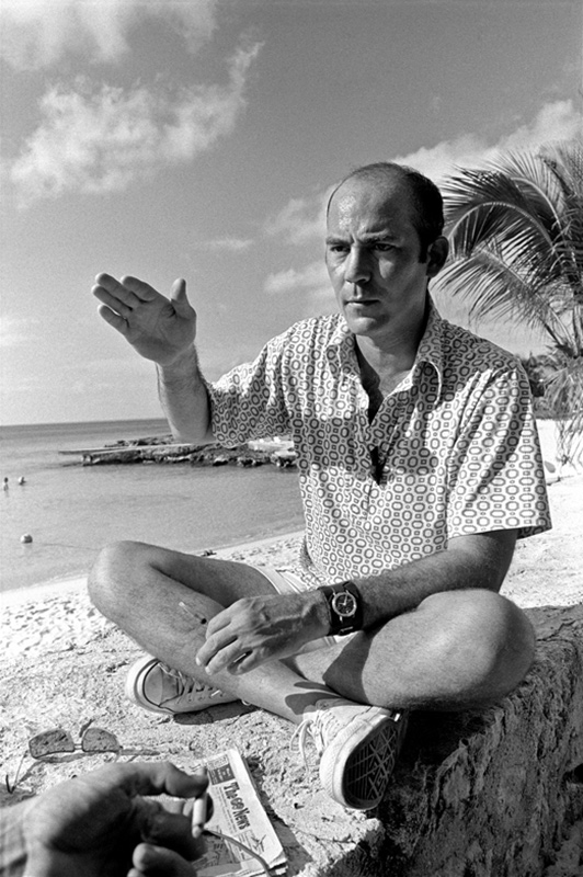 Hunter S. Thompson, Making a Point, Cozumel, Mexico, 1974