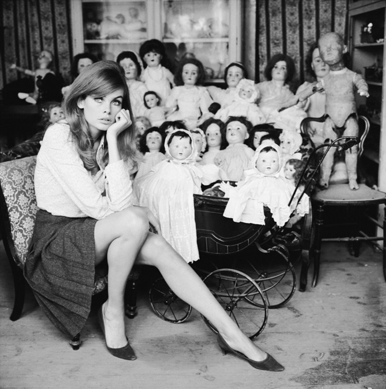 Jean Shrimpton, Dolls Hospital, London, 1964