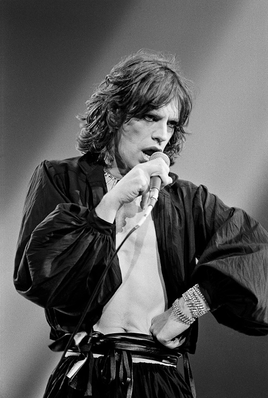 Mick Jagger, Performing, Hand on Hip, 1975