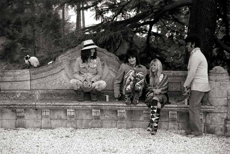 George, Ronnie, Krissy & Kumar, Friar Park, 1974
