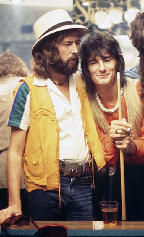 Eric Clapton & Ronnie Wood Playing Pool, Shangri La Recording Studios, Malibu, 1975
