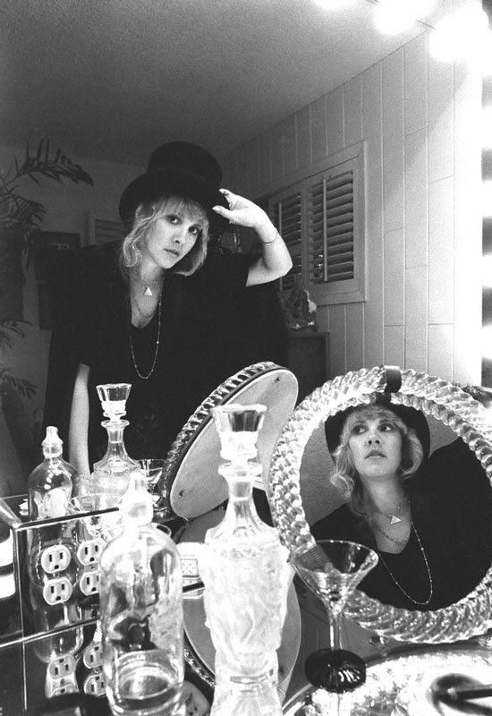 Stevie Nicks, Dressing Room Top Hat (Vert), Venice Beach, 1981