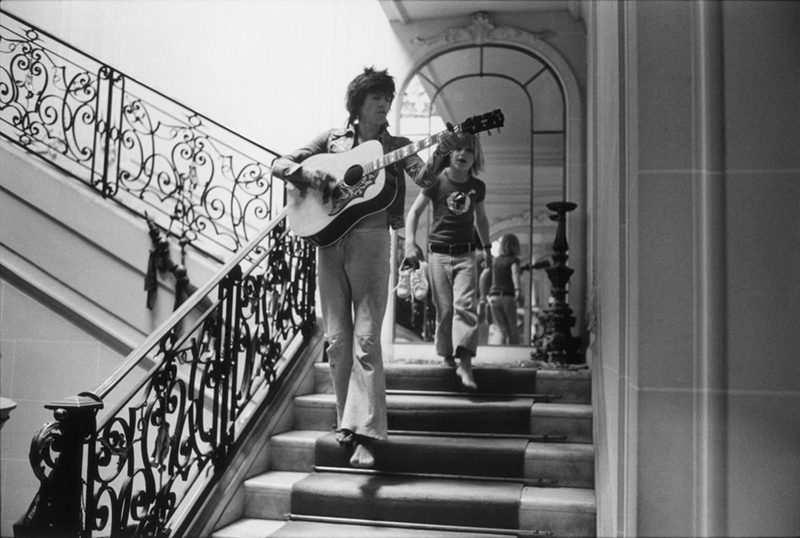 Keith Richards on the Stairs with Jake Weber, Nellcôte, France, 1971