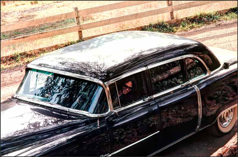 Neil Young in "Black Pearl", Woodside, 1976
